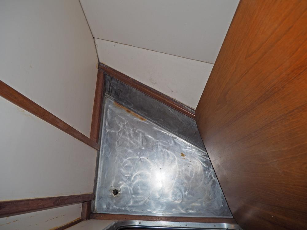 Aft cabin, Accommodation